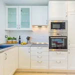 Porta Apartment And Rooms By Irundo